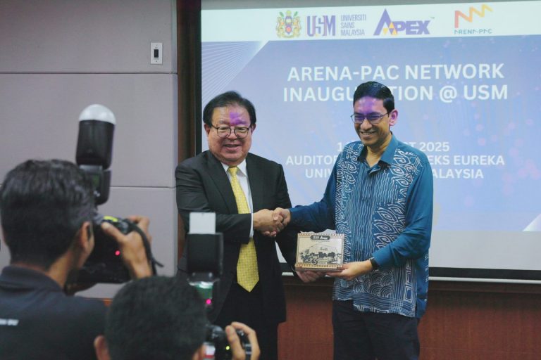 Celebrating USM&rsquo;s 100Gbps Connection to ARENA-PAC